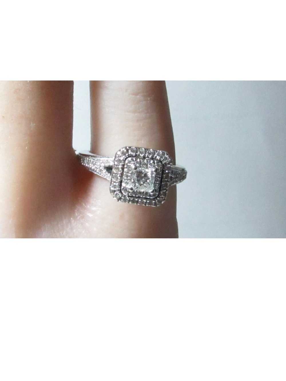 Vera Wang White solid 14K gold natural Diamond sapphire Ring 5.5